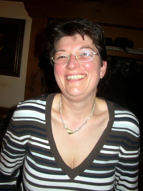 Da lacht die Frau Wirtin Jung