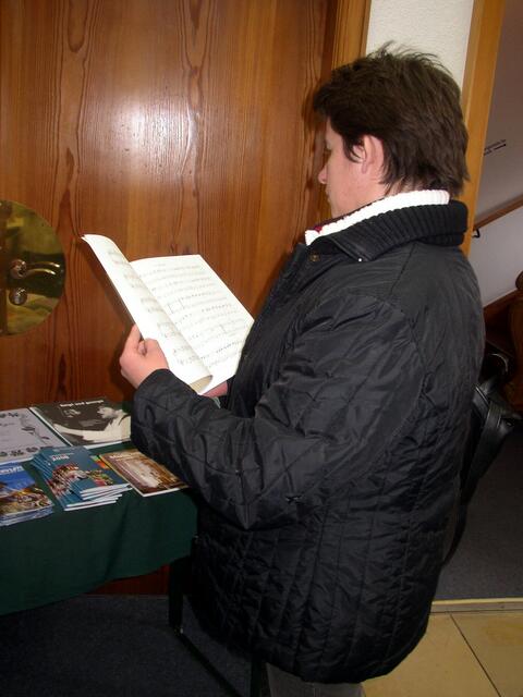 Alten Noten erklangen im offenen Archiv für Volksmusik in Krumbach