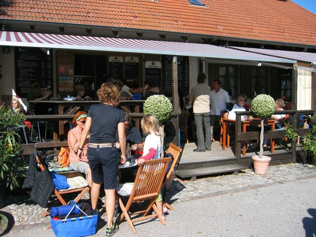 überall ließ man sich nieder...