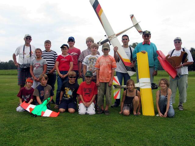 alle Teilnehmer mit ihren Fluglehrern
