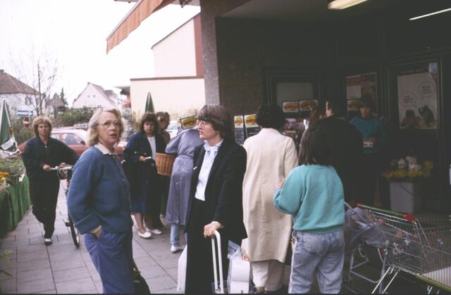 Renate Niedermeier vor demTengelmann, dann Schlecker, dann Rossmann