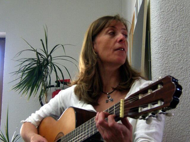 Dagmar Held singt wieder alte Schwäbische Lieder mit den Gästen