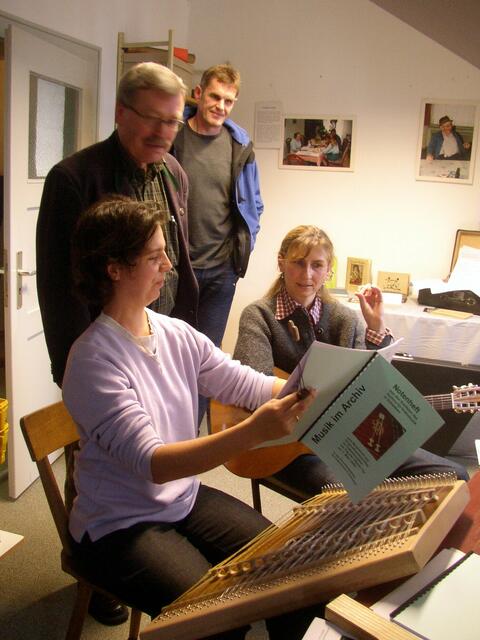 Alte Noten erklangen beim offenen Archiv für Volksmusik in Krumbach