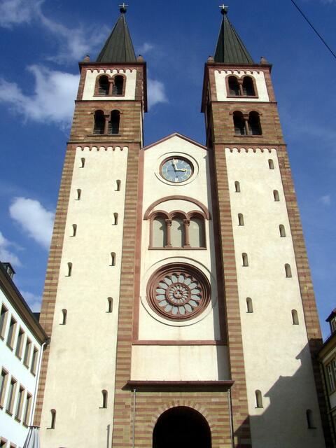 Zwei der Türme vom Würzburger Dom