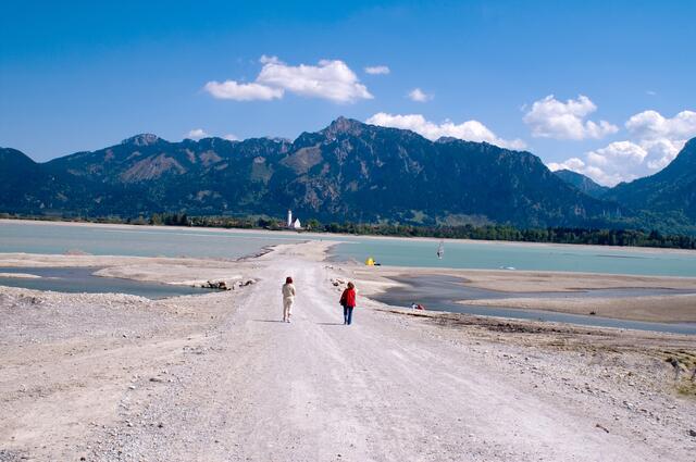 Der Forgensee am 01. Mai 2007 lädt noch eher zum Wandern als zum Wassersport ein