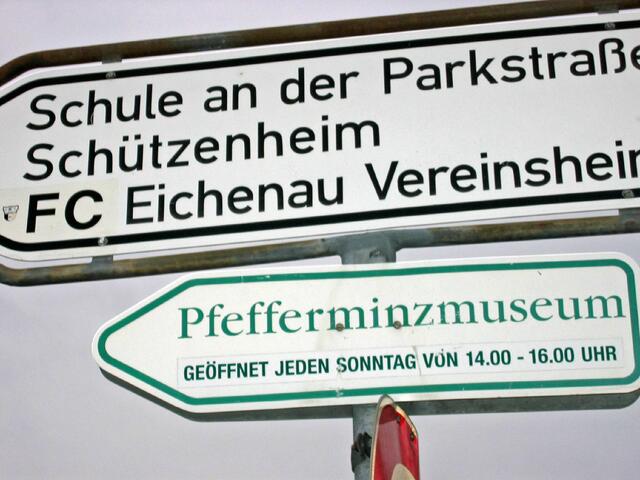 Wegweiser zur Schule