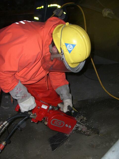 Einsatz mit der Betonkettensäge