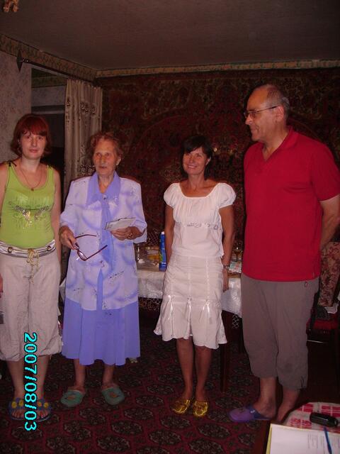 Frau Roschtschina mit ihrer Familie