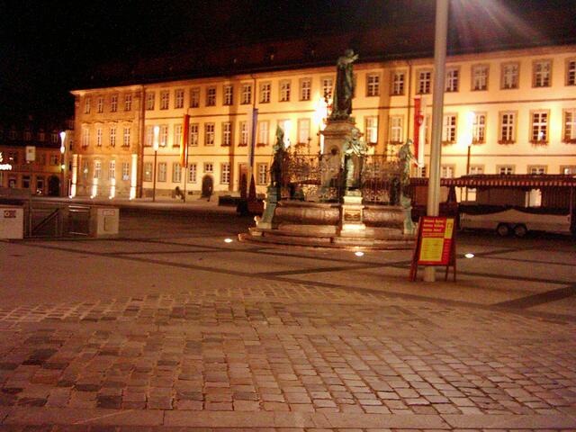 Maxplatz in der Nacht