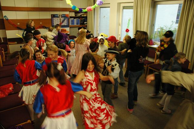 Beim Kinderfasching geht's rund!