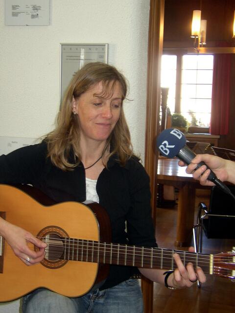 Alten Noten erklangen im offenen Archiv für Volksmusik in Krumbach