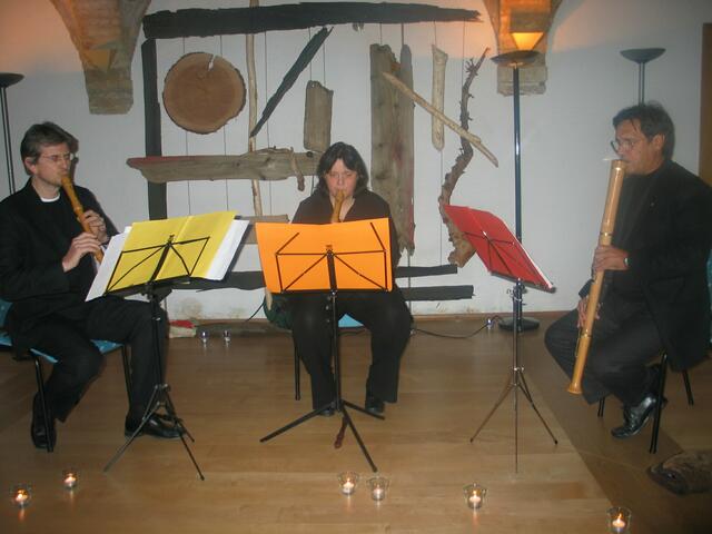 Sie bilden das Blockflötentrio "Sinodio" v.l.n.r.: Armando Hell aus Meran, Heike Rast aus Dillingen und ihr Professor Celestino Dionisi.