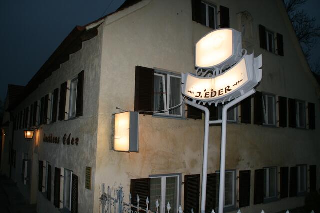 zum Gasthof Eder, der nur für spezielle Anlässe geöffnet wird