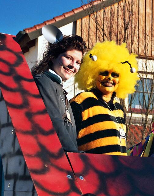 zwei gefährliche Bienen !