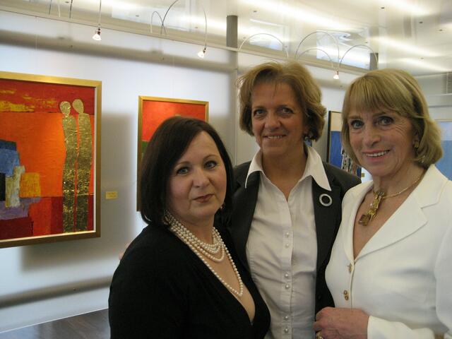 Martina Regauer (li.) mit Uta und Hildegard Herget