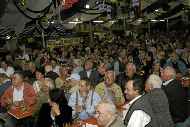 Viele Besucher wollten Beckstein hören