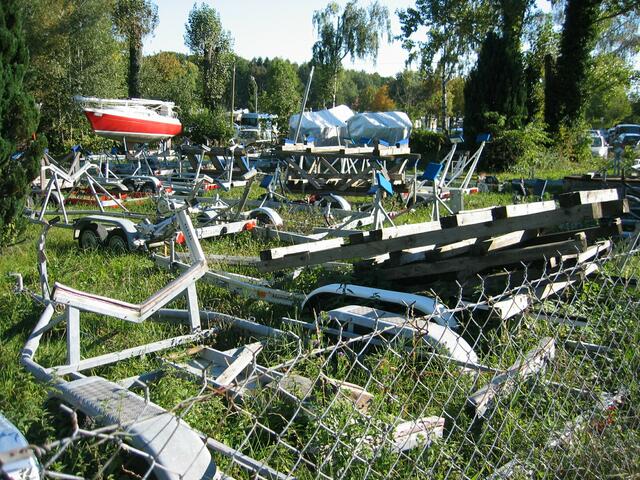 ....und viele Bootsanhänger wollen die Fracht noch nach hause fahren