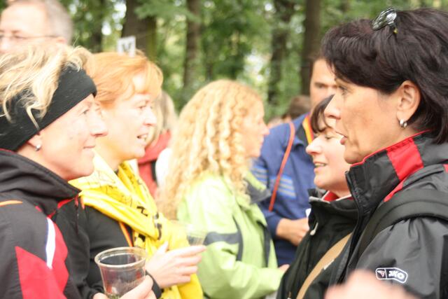 Nach 42 Kilometern hat sich Frau viel zu erzählen