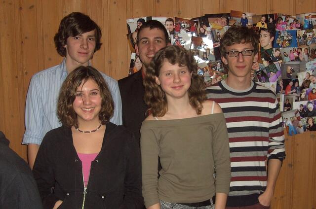 Das neue Team: (vorne) Christina und Alexandra, (hinten) Markus, Simon und Christoph