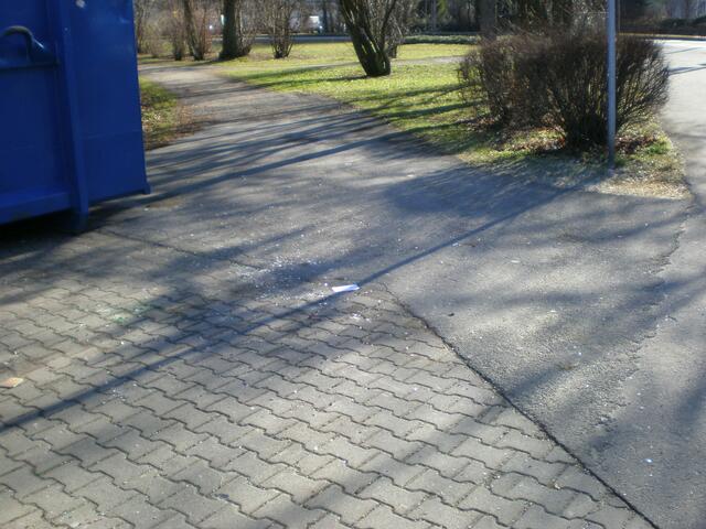 Der Radweg voller Glasscherben