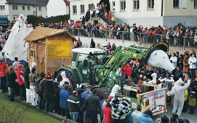 Eisbären aus Alaska bei Lützelburg . . .