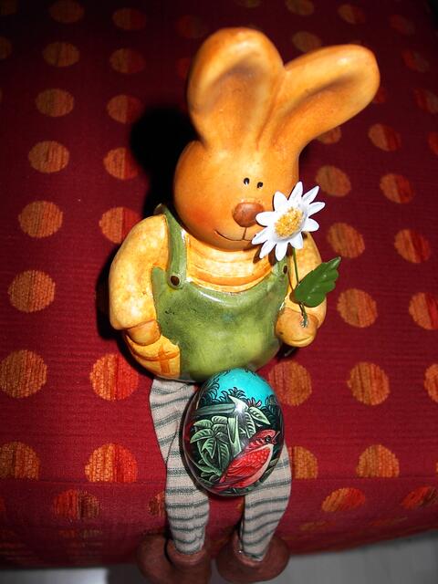 Der Hase mit dem Bali-Ei.