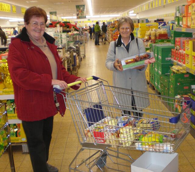 Einkaufen für die Königsbrunner Tafel