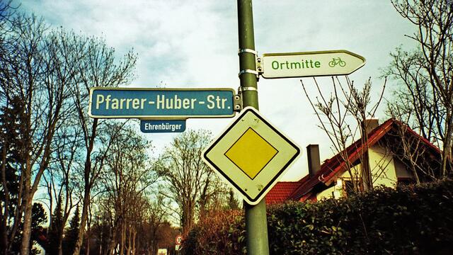 Personennamen für Straßen werden erklärt