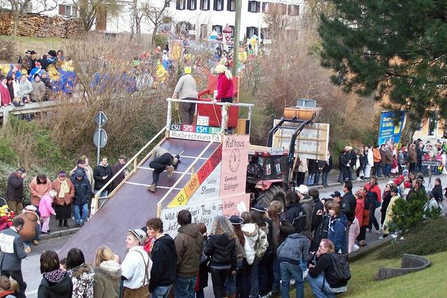 Angriff auf " des Kaisers" Thron !