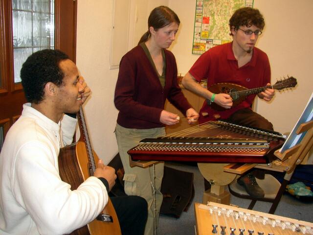 Alte Noten erklangen beim offenen Archiv für Volksmusik in Krumbach