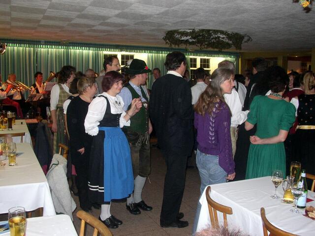Auf dem Hürbener Kathreintanz