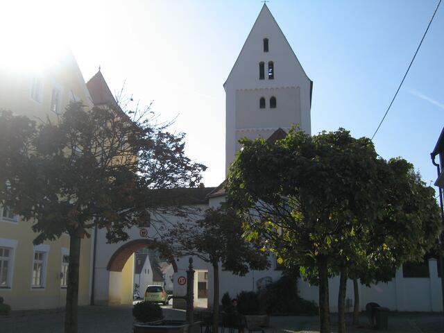 Spaziergang durch St. Johannes: bei der Dorfkirche