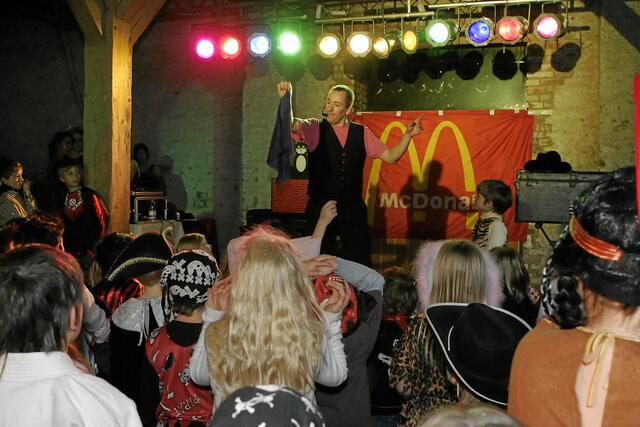 2. McDonalds Kinderball FFF