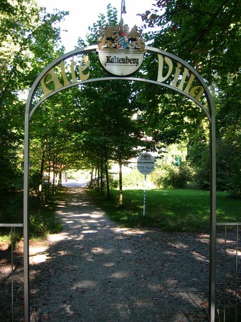 nur am Eingang sieht man die Leute nicht...