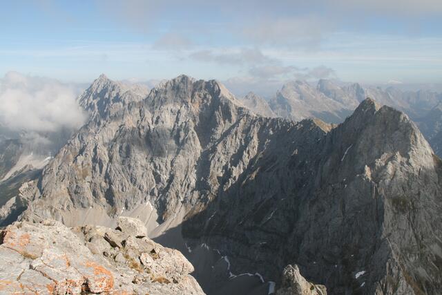 Blick von der westl. Karwendelspitze hinüber zum Wörner - das Ziel für den nächsten Tag