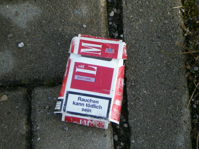 Alles einfach in den Abfall