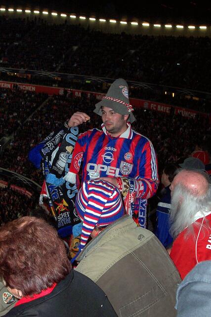 ein " Münchner "  FC - Fan