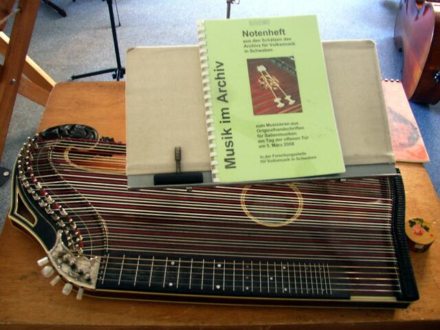 Alten Noten erklangen im offenen Archiv für Volksmusik in Krumbach