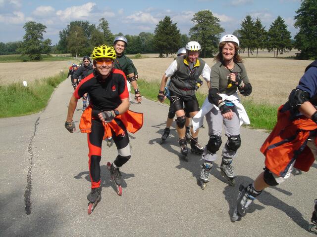 Bergauf-Lächler: Nicht jeder Berg bringt die Skater der Hallertauer Inline-Tour zwangsläufig zum Schwitzen