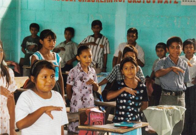 Sangen die Kinder ihre Nationalhymne