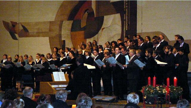 Der große Chor der BFSM beim Adventskonzert 2006