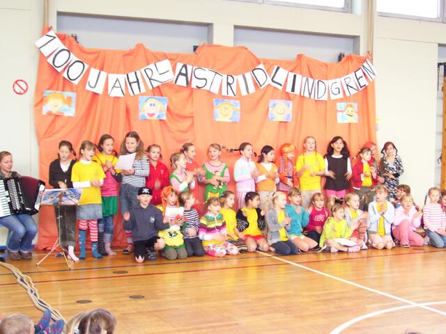 Alles beginnt in der Turnhalle