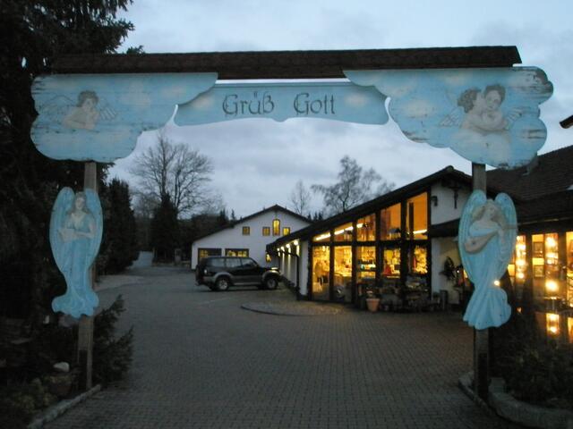 Eingang vom Wachshof...