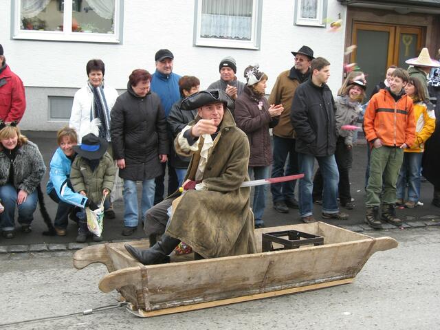 ...im Beiboot folgt auch noch wer...