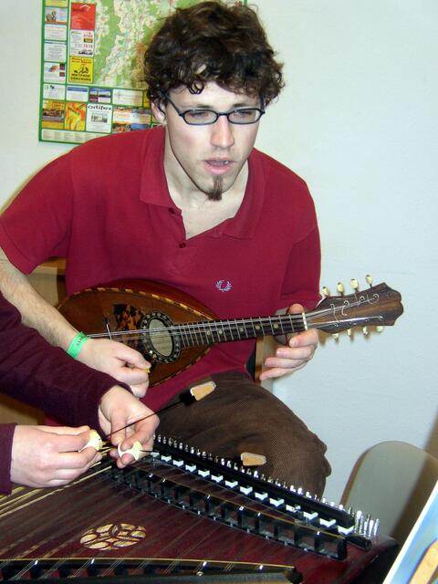 Alte Noten erklangen beim offenen Archiv für Volksmusik in Krumbach