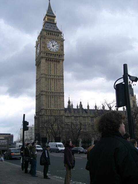 Big Ben schlägt pünktlich jede Stunde