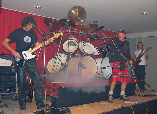 Cover-Rockband "No easy way out"