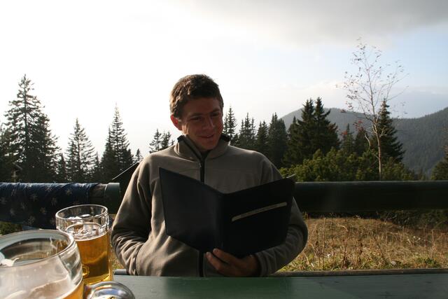 Bene beim studieren der nicht sehr umfangreichen Karte