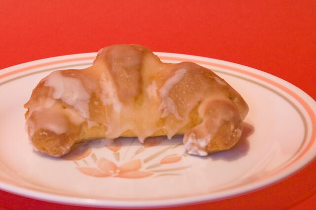 So sehen sie aus, die Nußhörnchen, glasiert und fertig zum Genießen.