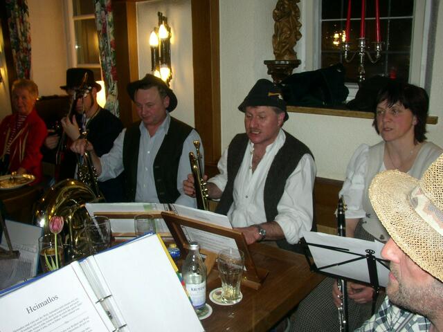 Männergesang mit einer Frau